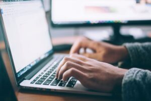 fakturowanie-online-w-czasie-rzeczywistym-awaria-ksef-co-wtedy