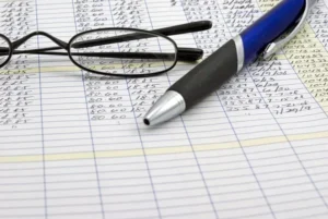 Koszty na przełomie roku w KPiR